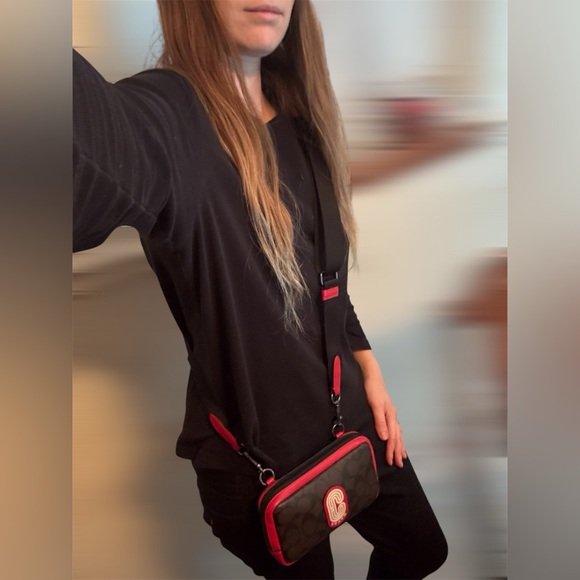 Coach Carrier Phone Crossbody In Colorblock Signature Canvas With Coach Patch - Picture 4 of 16